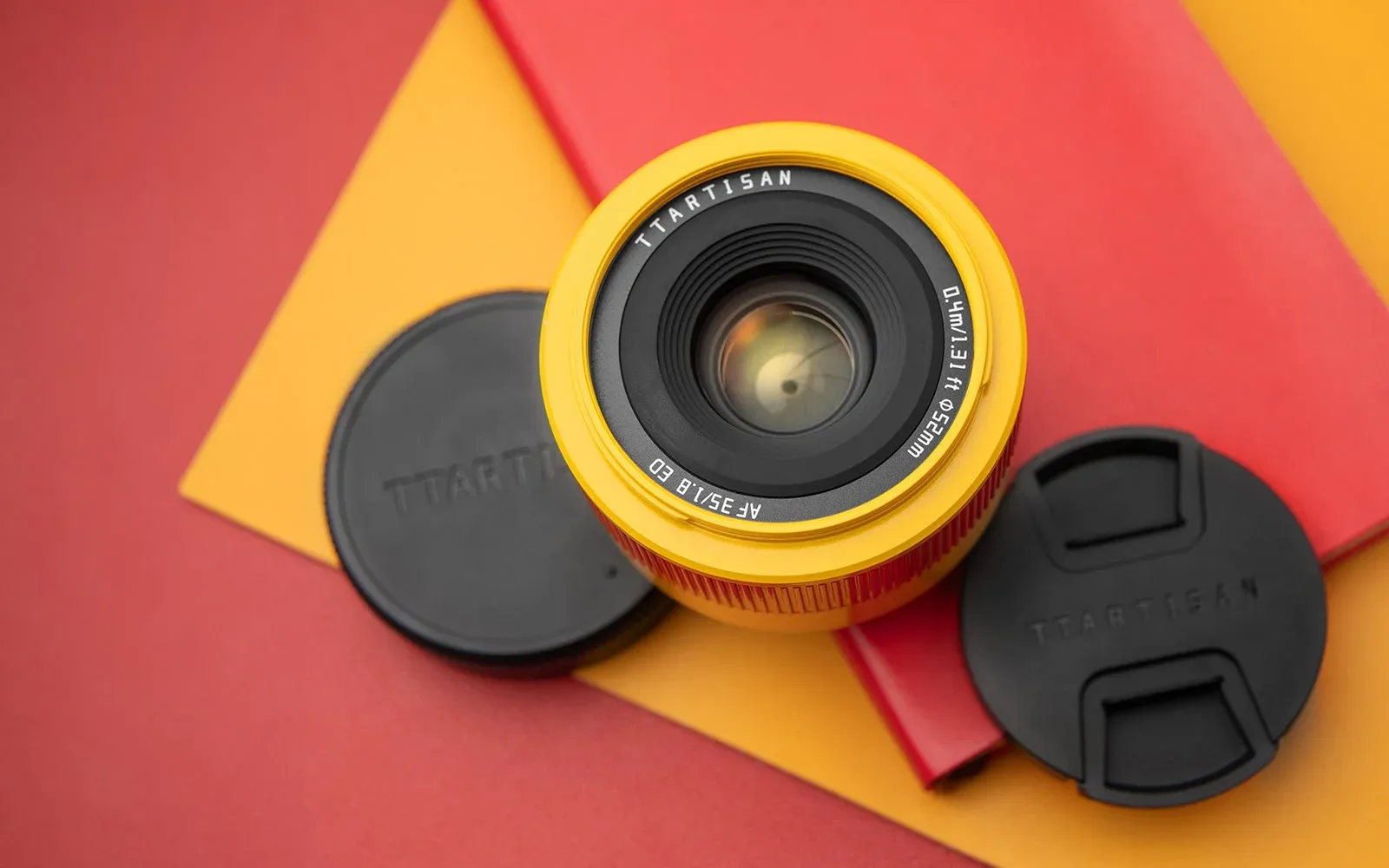 銘匠光学 TTArtisan AF 35mm f/1.8 II オレンジ レビュー | 世界1000本